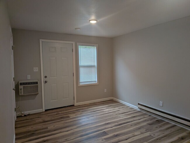 Building Photo - 1071 Kathryn