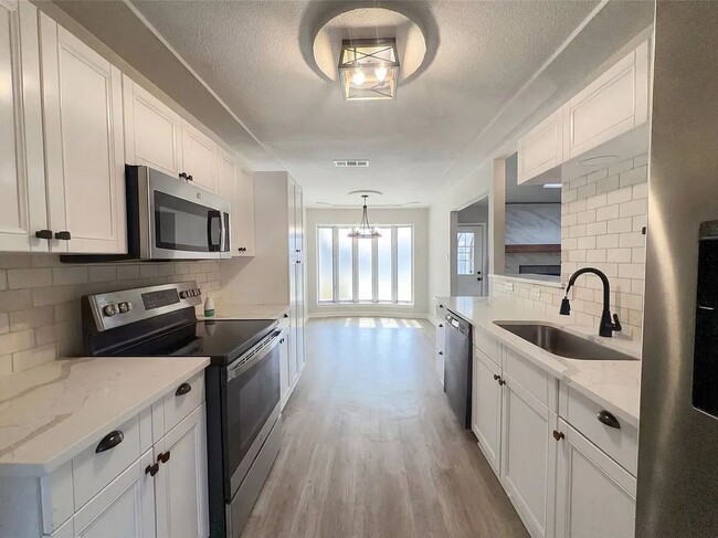 Building Photo - 5300 Firewood Dr