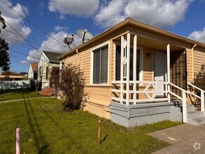 Building Photo - 7108
