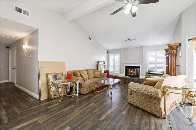 Building Photo - North Fresno 3/2