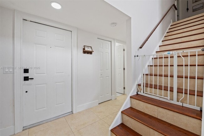 Building Photo - 6523 NW 170th Ln