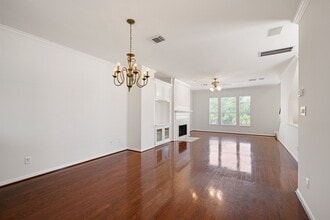 Building Photo - 1727 Hadley St