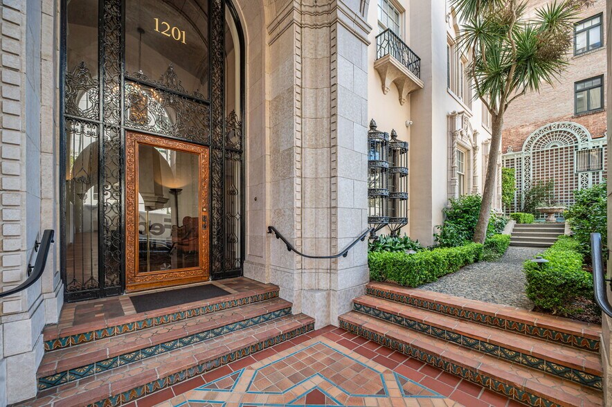 Building Photo - 1201 California St