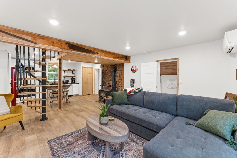 Building Photo - 13989 ID-97