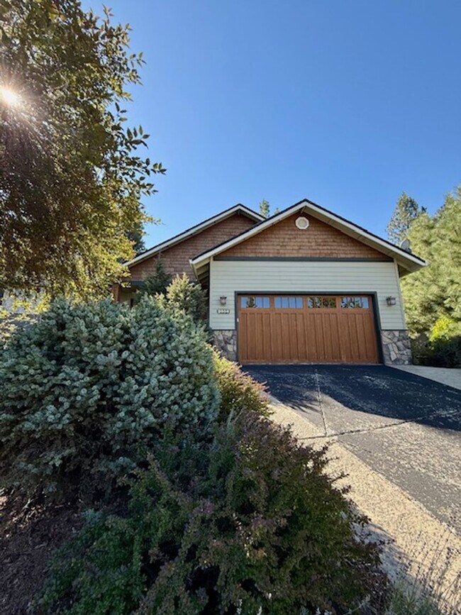 Building Photo - Charming Single-Level 3 BR Retreat in Shev...
