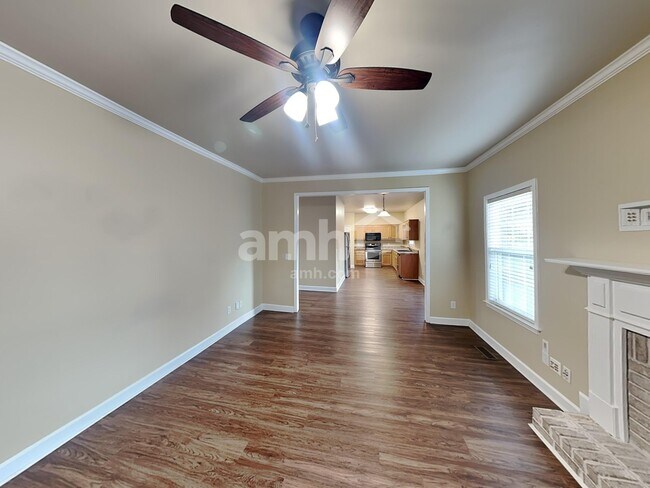 Building Photo - 3030 Romain Trl