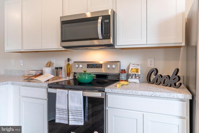 Building Photo - 846 Derwent Ln