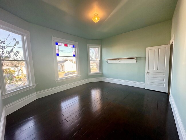 Building Photo - Temple Units