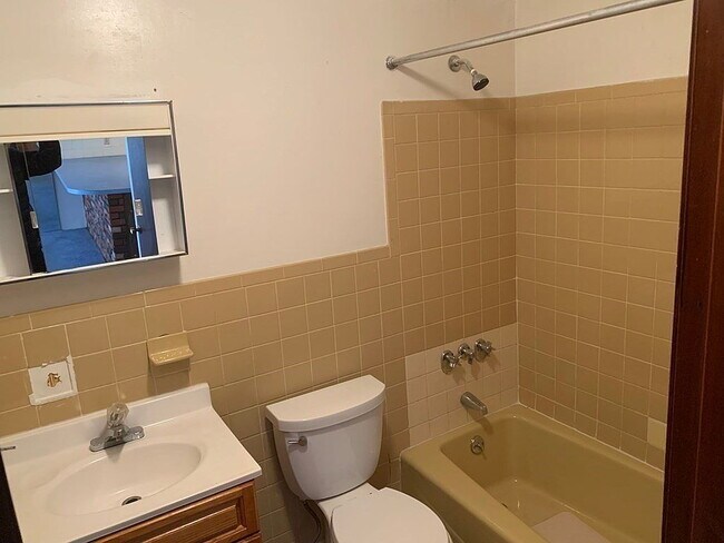 Building Photo - 141 Pierce St