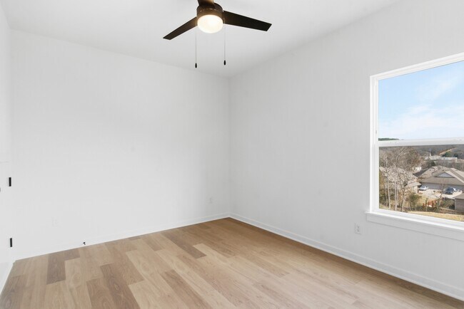 Building Photo - 1810 E Fiji St