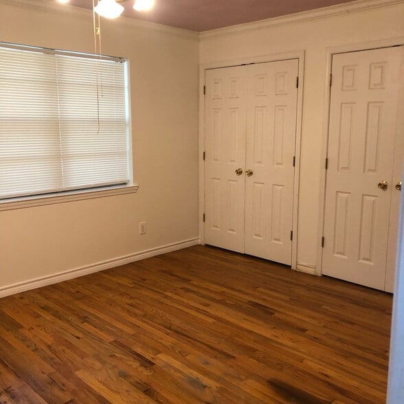 Building Photo - 10107 Muskogee Dr