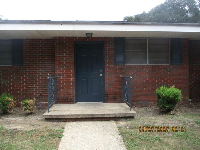Primary Photo - 1516 N Davis St