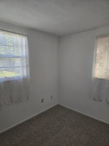 Building Photo - 38835 B Ave