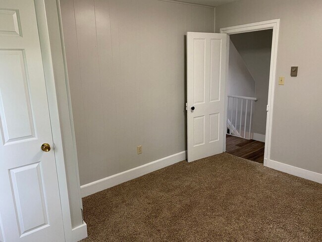 Building Photo - Coming soon! 4 Bedroom Farmhouse for Rent ...