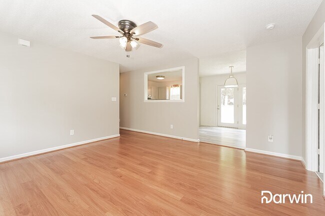 Building Photo - 100 Birch Tree Ln
