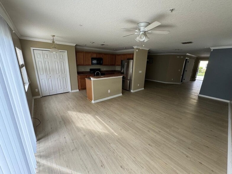 Building Photo - 13548 Tea Rose Way