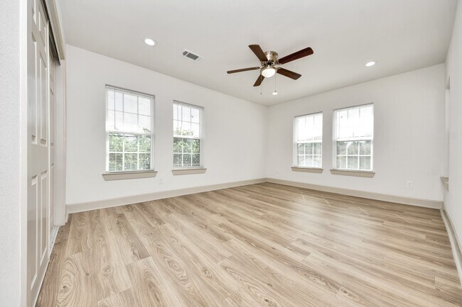 Building Photo - 2919 Rosedale St