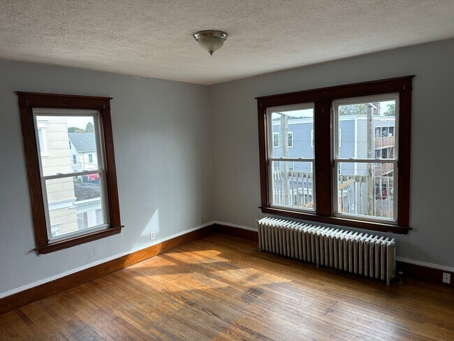 Building Photo - 124 Pine St