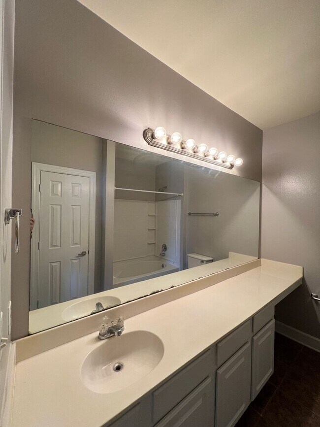 Building Photo - 153 Aspen Square