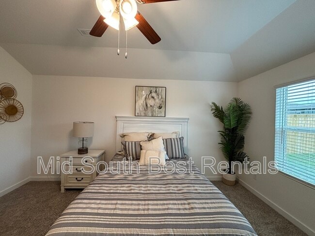 Building Photo - 260 Alyece Ln