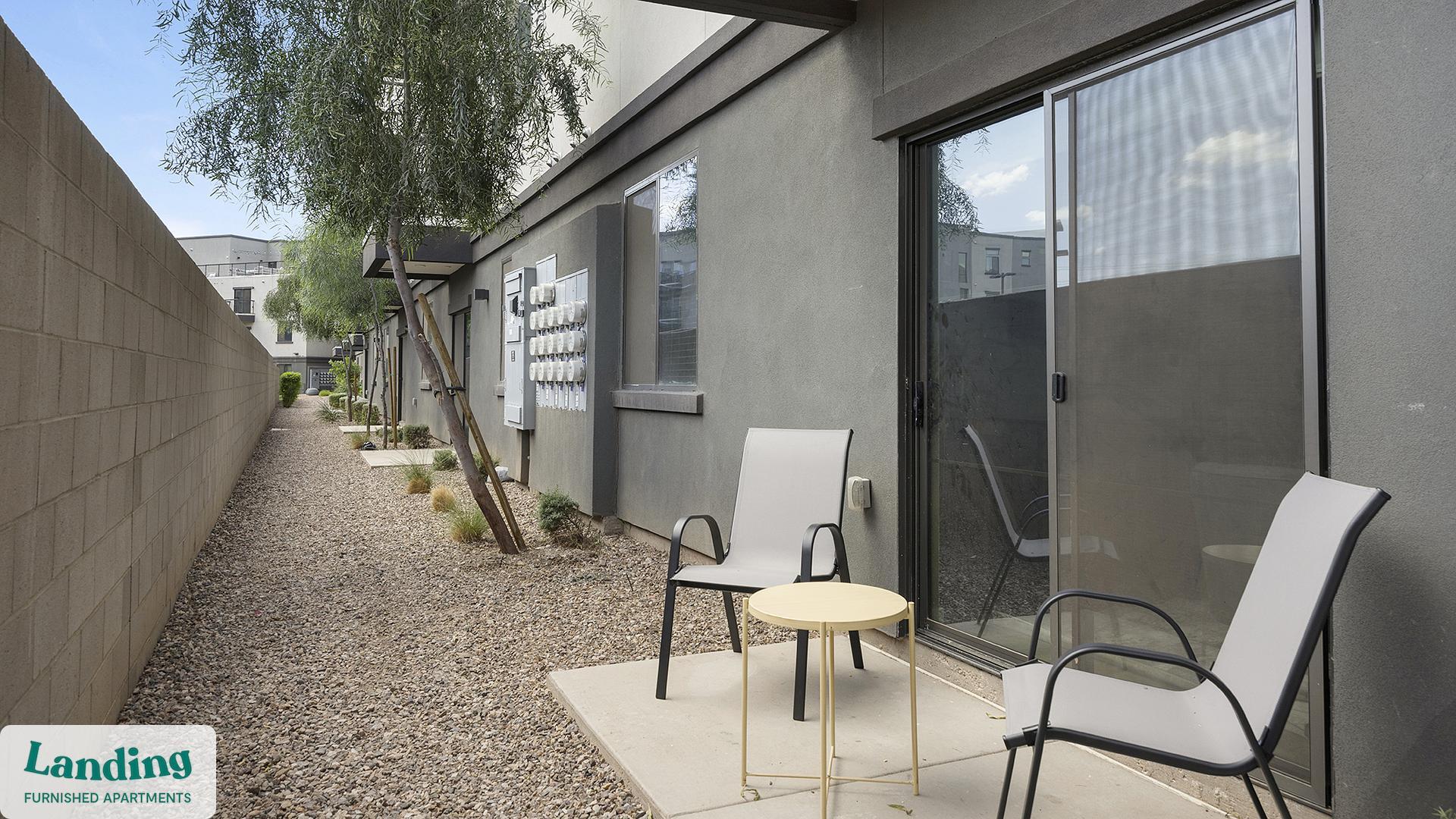 Building Photo - 402 W Lincoln St