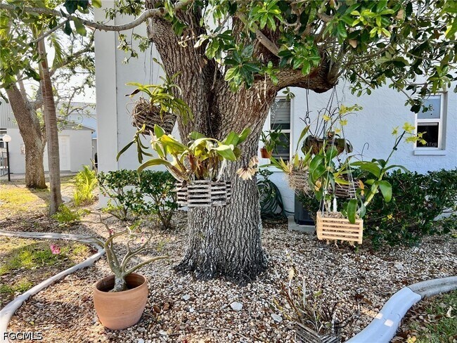 Building Photo - 5024 Chiquita Blvd S