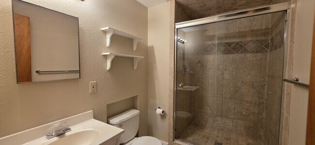 Building Photo - 572 W Jamison Pl