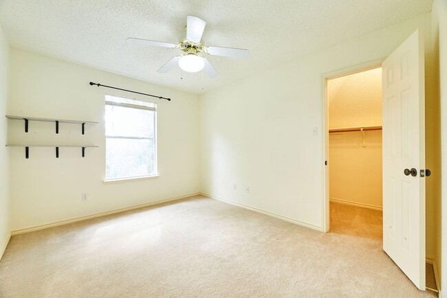 Building Photo - 10905 Galleria Cove
