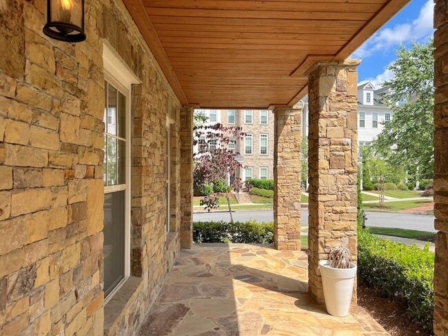 Building Photo - 640 Hanlon Way