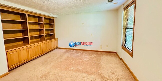 Building Photo - Nice spacious 4-bedroom house in Duluth