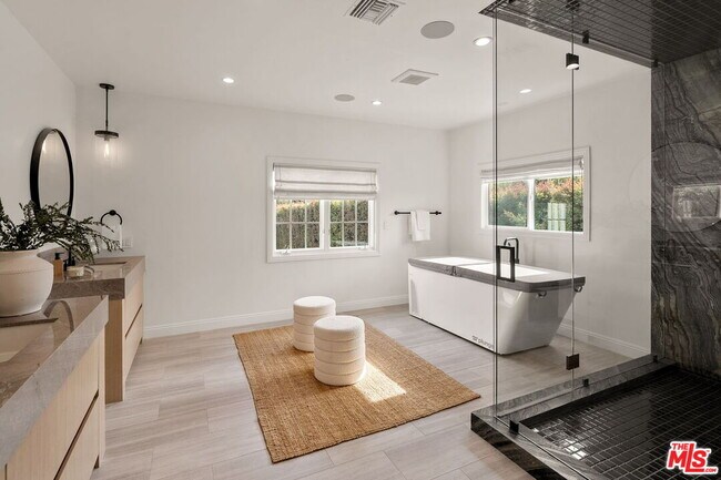 Building Photo - 280 Homewood Rd