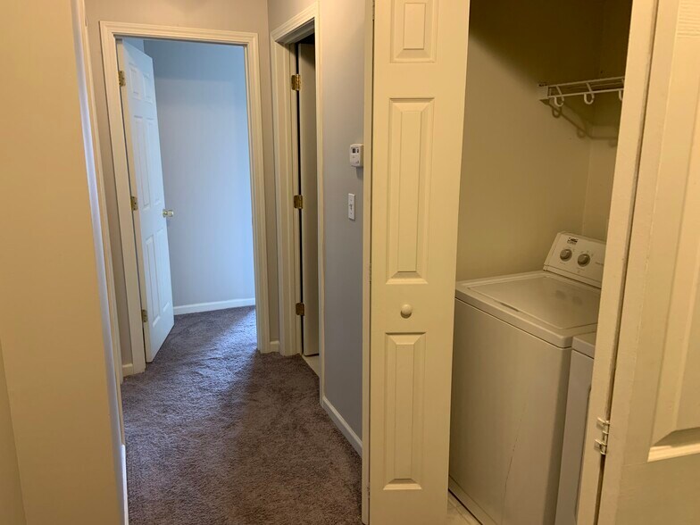 Building Photo - 3880 S Cramer Cir