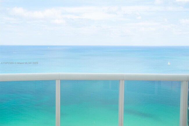Primary Photo - 15811 Collins Ave