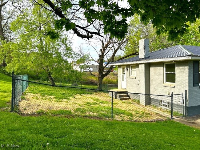 Building Photo - 155 Canton Rd