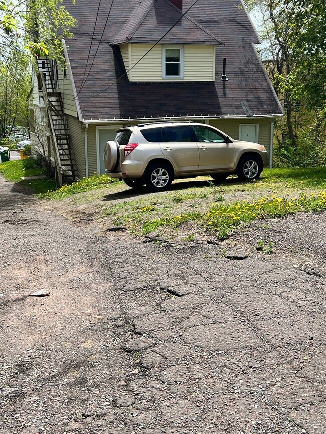 Building Photo - 1317 E 2nd St