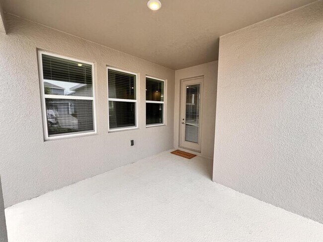 Building Photo - 6442 Pine Warbler Wy
