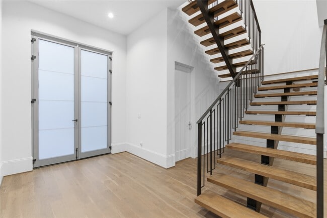 Building Photo - 6273 Piping Rock Ln