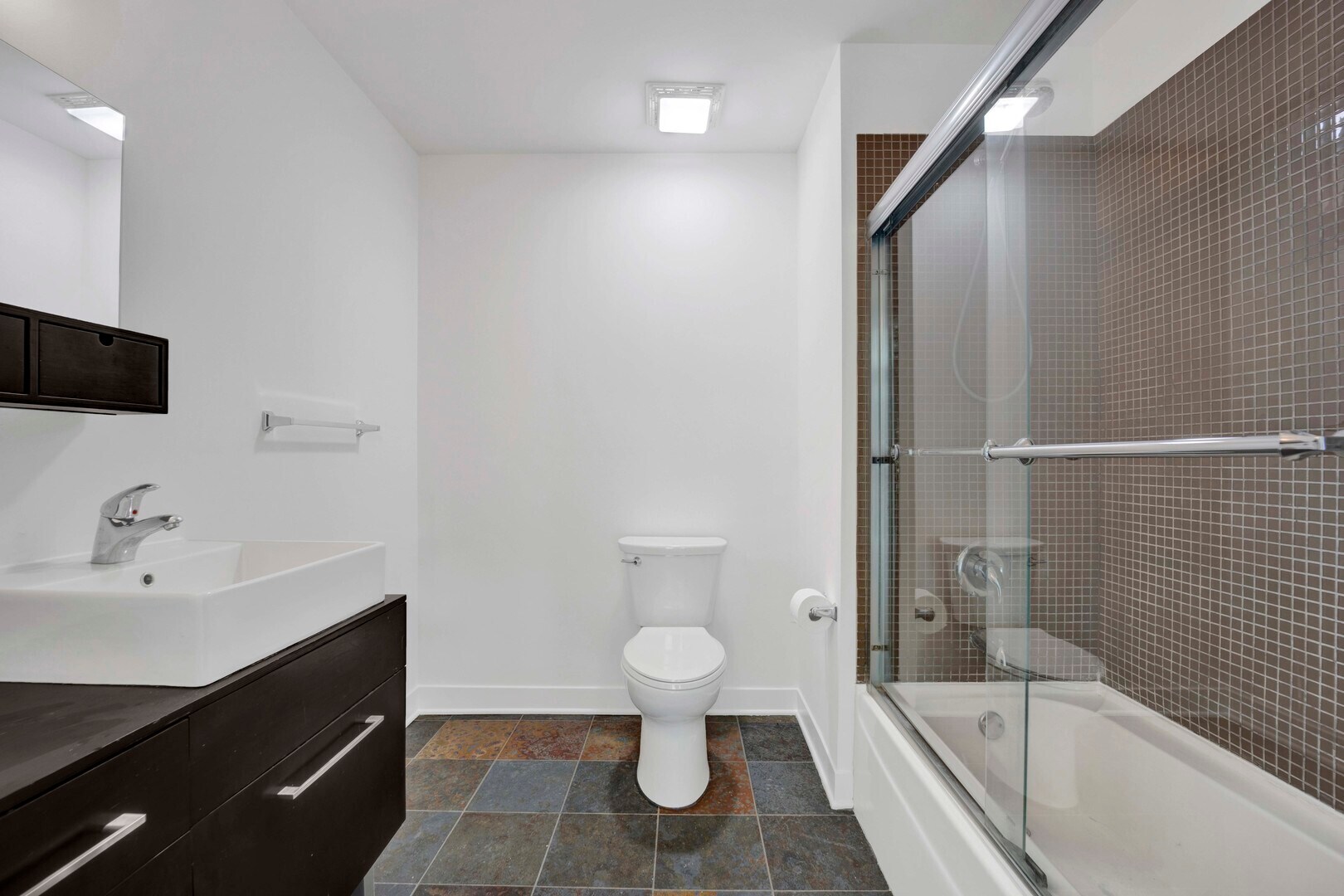 Building Photo - 660 W Wayman St