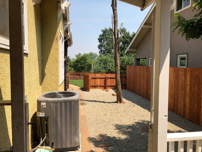 Building Photo - Enjoy The River Breeze On The Front Porch