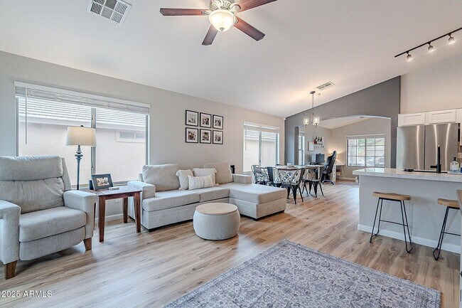 Building Photo - 2574 W Sawtooth Way