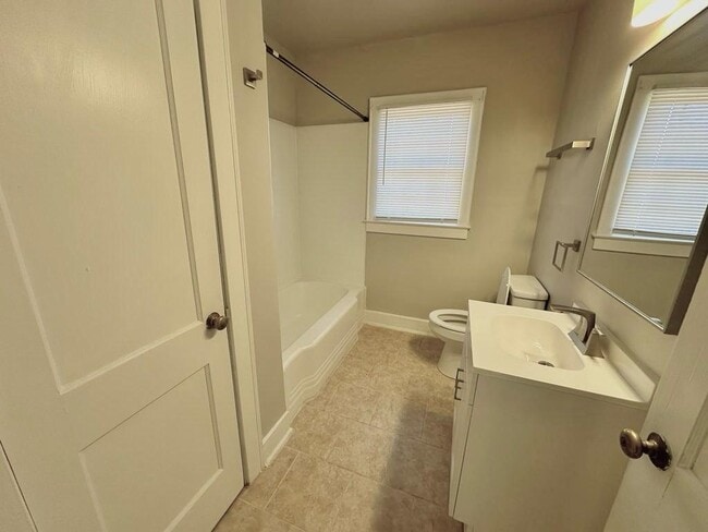 Building Photo - 1827 McLean Rd