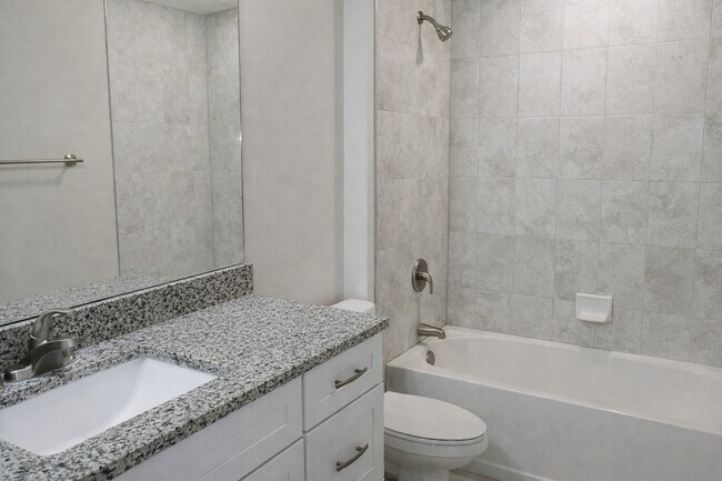 Building Photo - 2600 NW 4th Ave