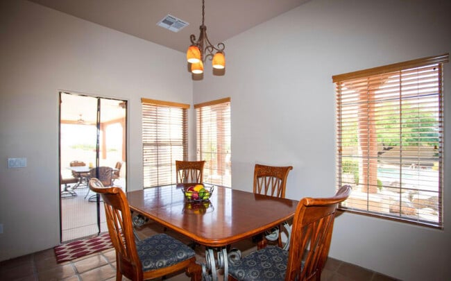 Building Photo - 19725 W Meadowbrook Ave