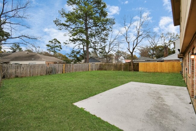 Building Photo - 24118 Spring Gum Dr