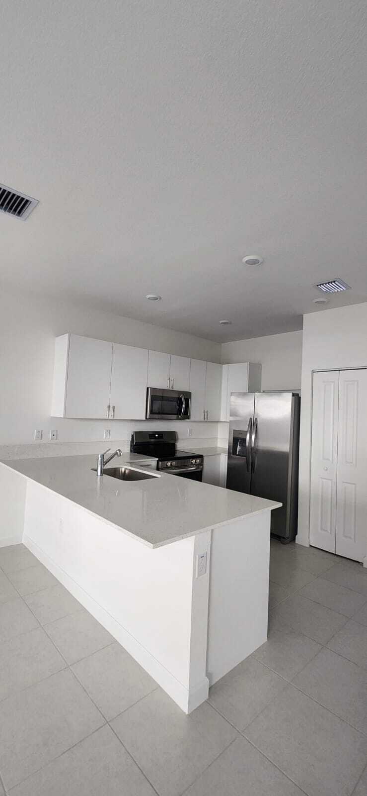 Building Photo - 105 SW 184th Pl