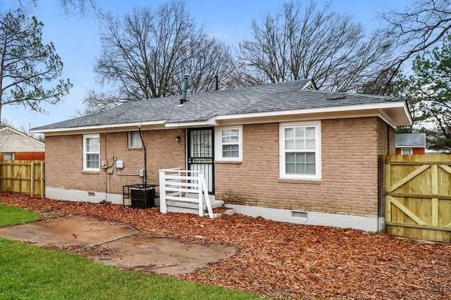 Building Photo - 2184 Cassie Ave