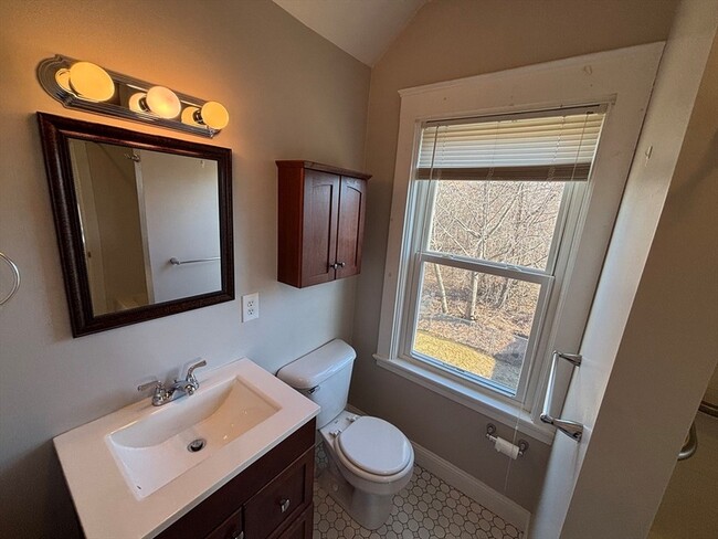 Building Photo - 112 Prospect St