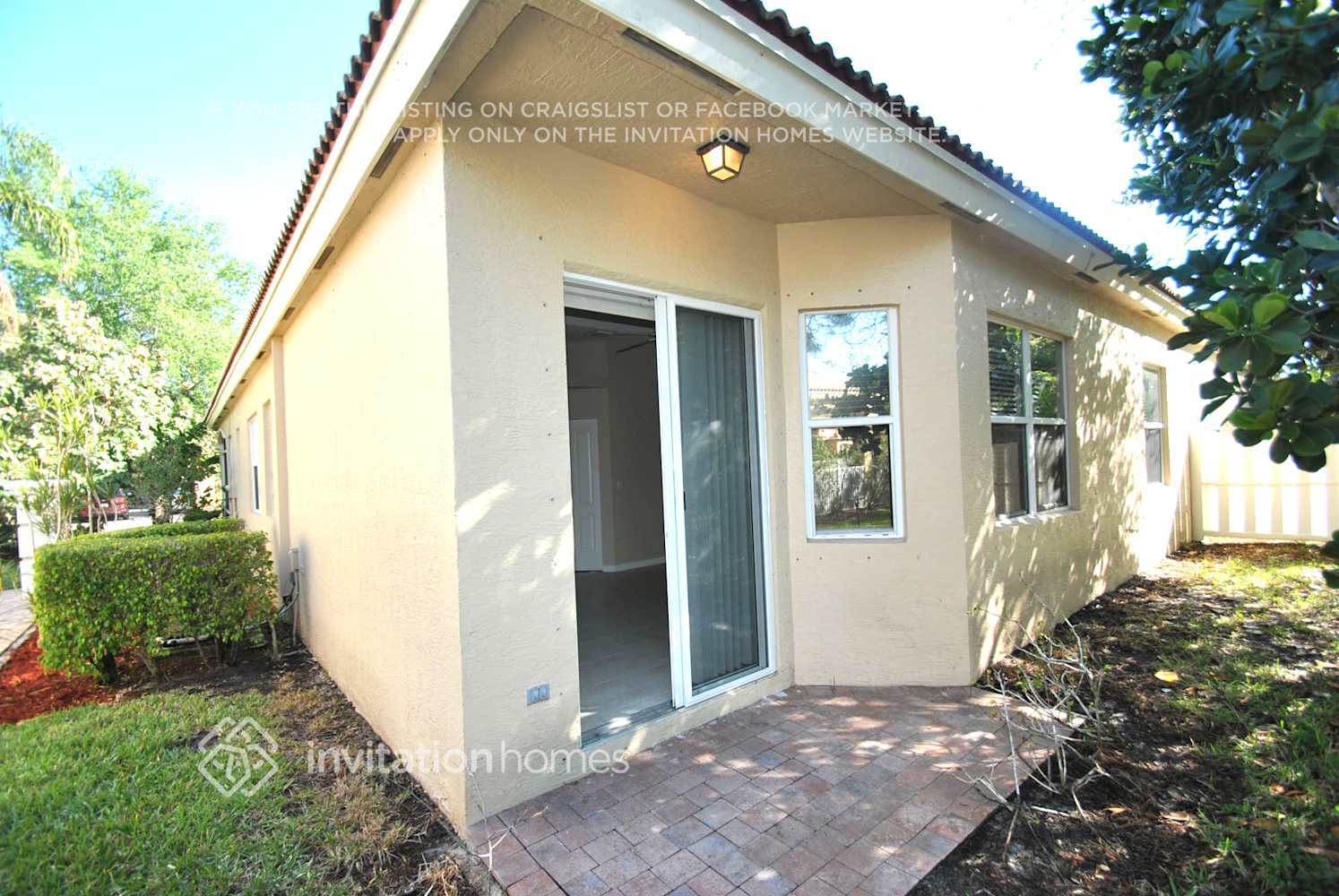 Building Photo - 2448 Sandy Cay