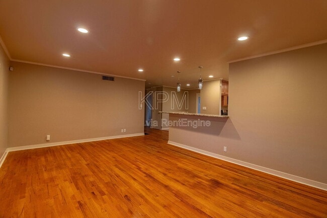 Building Photo - 1056 Cameron Way