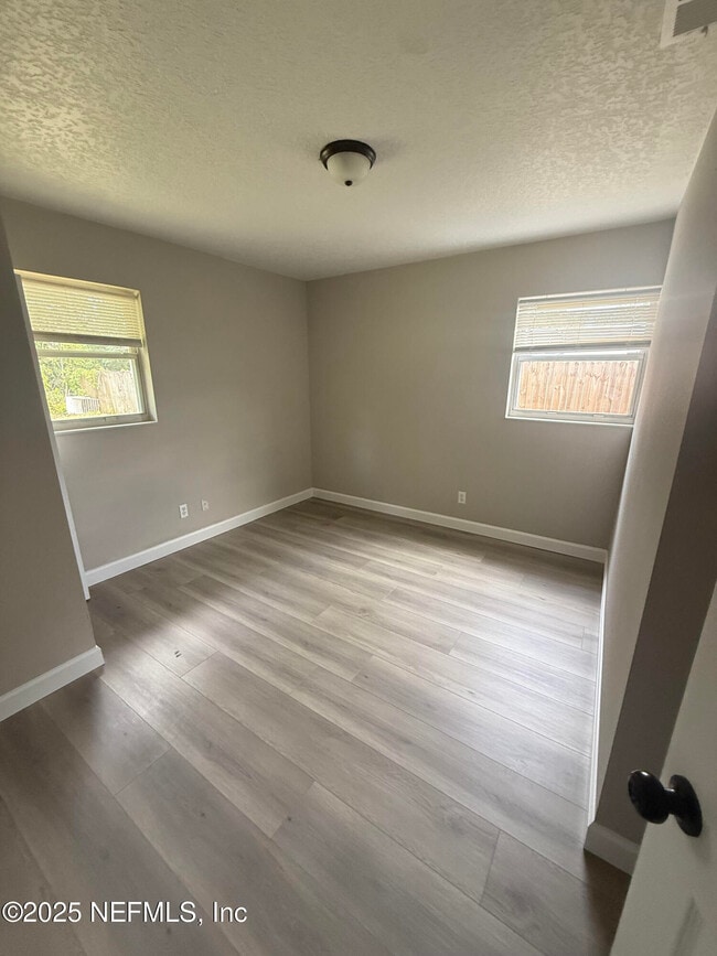 Building Photo - 2558 Lourdes Dr W
